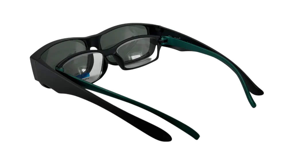 SGL.PO2.HF1 Black frame. Green polarized lens. Size 40x35x148 (4).webp